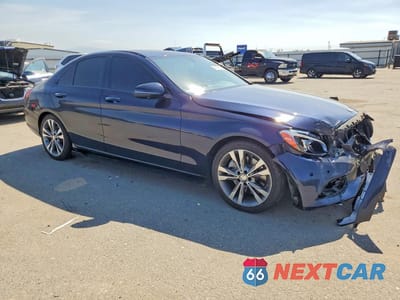 Czwarte zdjęcie samochodu z boku: 2018 MERCEDES-BENZ C 300 VIN:55SWF4JB2JU264810 - miniatura