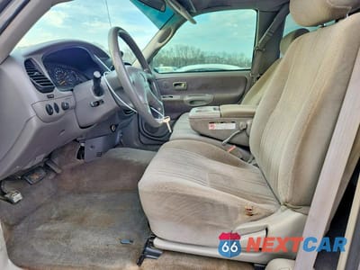 Zdjęcie 7 z 11 samochodu: 2001 TOYOTA TUNDRA SR5 VIN:5TBRT34161S148406 - miniatura