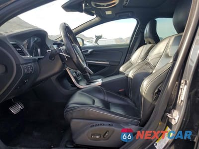 Zdjęcie 7 z 12 samochodu: 2015 VOLVO V60 R DESIGN VIN:YV1902SS7F1264038 - miniatura