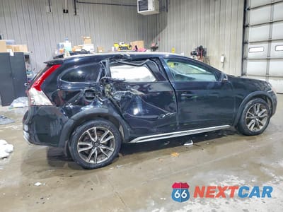 Trzecie zdjęcie samochodu z tyłu: 2017 VOLVO V60 CROSS COUNTRY PREMIER VIN:YV440MWK1H1024635 - miniatura