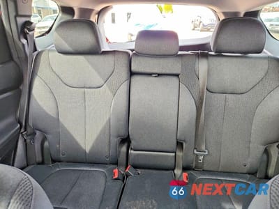 Zdjęcie 10 z 13 samochodu: 2019 HYUNDAI SANTA FE VIN:5NMS2CAD8KH057572 - miniatura