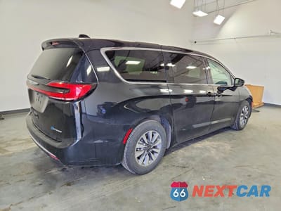 Trzecie zdjęcie samochodu z tyłu: 2024 CHRYSLER PACIFICA HYBRID SELECT VIN:2C4RC1S77RR156781 - miniatura