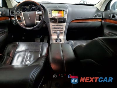 Zdjęcie 8 z 13 samochodu: 2010 LINCOLN MKT VIN:2LMHJ5ATXABJ03366 - miniatura