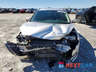 Piąte zdjęcie samochodu w środku: 2016 FORD FOCUS SE VIN:1FADP3FE6GL218959 - miniatura