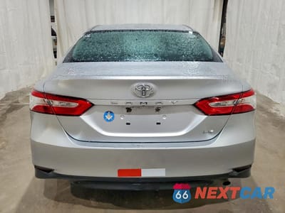 Zdjęcie 6 z 12 samochodu: 2018 TOYOTA CAMRY LE VIN:4T1B11HK7JU053284 - miniatura
