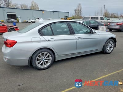 Trzecie zdjęcie samochodu z tyłu: 2017 BMW 320 XI VIN:WBA8A3C51HK691397 - miniatura