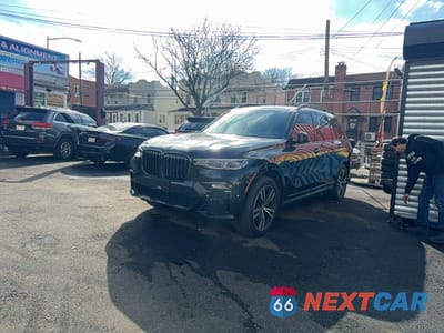 Drugie zdjęcie samochodu z przodu: 2020 BMW X7 M50I VIN:5UXCX6C0XLLE35667 - miniatura