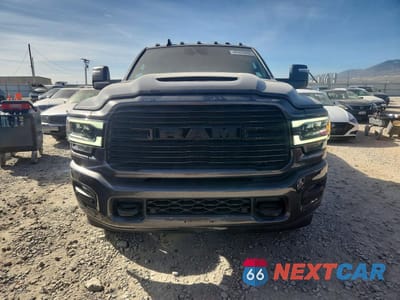 Piąte zdjęcie samochodu w środku: 2024 RAM 3500 LARAMIE VIN:3C63RRJL3RG150085 - miniatura