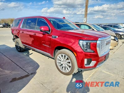 Czwarte zdjęcie samochodu z boku: 2022 GMC YUKON XL DENALI VIN:1GKS2JKL4NR233869 - miniatura