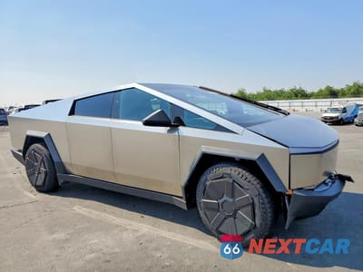 Czwarte zdjęcie samochodu z boku: 2024 TESLA CYBERTRUCK VIN:7G2CEHEE3RA003761 - miniatura