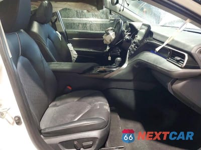 Zdjęcie 7 z 12 samochodu: 2022 TOYOTA CAMRY HYBRID XSE VIN:4T1K31AK6NU044442 - miniatura