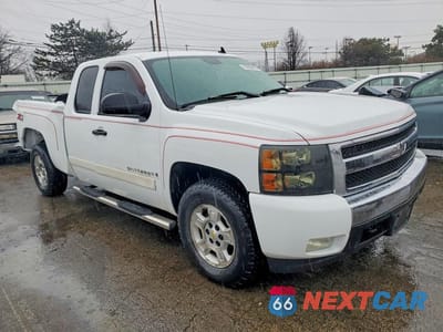 Czwarte zdjęcie samochodu z boku: 2008 CHEVROLET SILVERADO K1500 VIN:2GCEK19J881277593 - miniatura