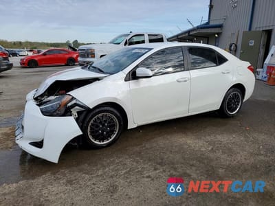2018 TOYOTA COROLLA LE 5YFBURHE7JP744557 - główne zdjęcie licytacji z USA - miniatura