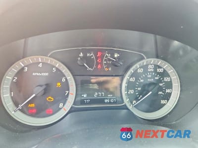 Zdjęcie 9 z 12 samochodu: 2015 NISSAN SENTRA SR VIN:3N1AB7AP3FY268030 - miniatura