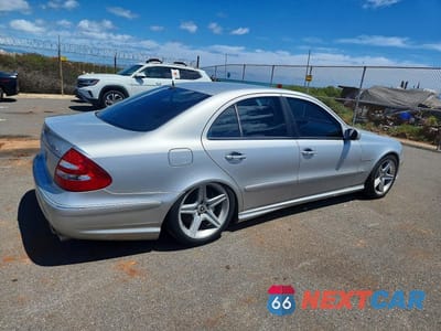 Trzecie zdjęcie samochodu z tyłu: 2003 MERCEDES-BENZ E 55 AMG VIN:WDBUF76J93A380185 - miniatura