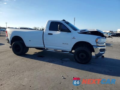 Czwarte zdjęcie samochodu z boku: 2021 RAM 3500 TRADESMAN VIN:3C63RRAL4MG537141 - miniatura