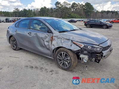 Czwarte zdjęcie samochodu z boku: 2024 KIA FORTE LXS VIN:3KPF24AD5RE760958 - miniatura