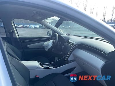 Piąte zdjęcie samochodu w środku: 2022 HYUNDAI TUCSON SEL VIN:5NMJBCAE7NH036754 - miniatura