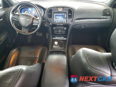 Zdjęcie 8 z 11 samochodu: 2022 CHRYSLER 300 S VIN:2C3CCABT7NH134903 - miniatura