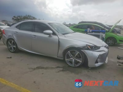 Czwarte zdjęcie samochodu z boku: 2019 LEXUS IS 300 BASE VIN:JTHBA1D21K5089153 - miniatura
