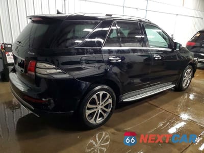 Trzecie zdjęcie samochodu z tyłu: 2016 MERCEDES-BENZ GLE 350 4MATIC VIN:4JGDA5HB6GA646032 - miniatura