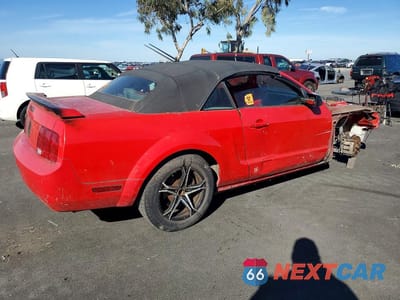 Trzecie zdjęcie samochodu z tyłu: 2006 FORD MUSTANG VIN:1ZVFT84N865206035 - miniatura