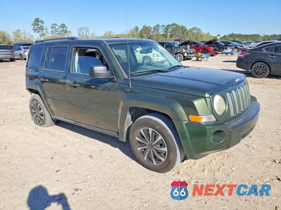 Czwarte zdjęcie samochodu z boku: 2009 JEEP PATRIOT SPORT VIN:1J4FT28A59D178528 - miniatura
