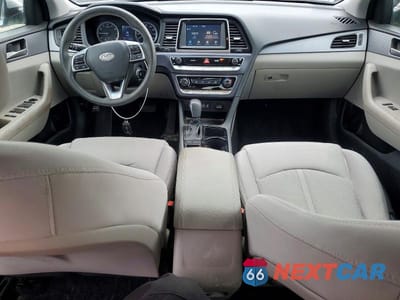 Zdjęcie 8 z 11 samochodu: 2019 HYUNDAI SONATA SE VIN:5NPE24AF7KH800830 - miniatura