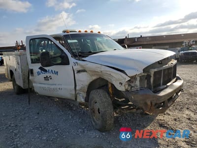 Czwarte zdjęcie samochodu z boku: 2004 FORD F350 SUPER DUTY VIN:1FDWX37S84EB96613 - miniatura