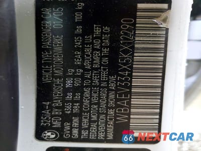 Zdjęcie 12 z 12 samochodu: 2005 BMW 325 I VIN:WBAEV334X5KX12290 - miniatura