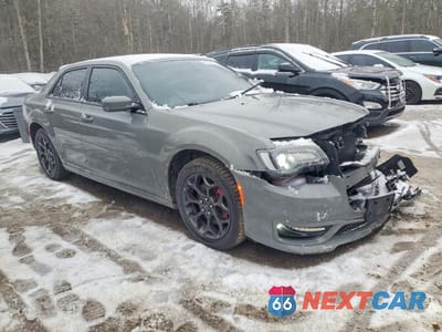 Czwarte zdjęcie samochodu z boku: 2019 CHRYSLER 300 S VIN:2C3CCAGG6KH665534 - miniatura