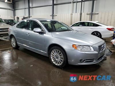 Czwarte zdjęcie samochodu z boku: 2013 VOLVO S80 3.2 VIN:YV1952AS3D1167709 - miniatura