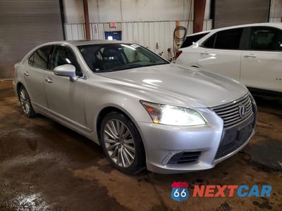 Czwarte zdjęcie samochodu z boku: 2015 LEXUS LS 460 BASE VIN:JTHCL5EF5F5024366 - miniatura