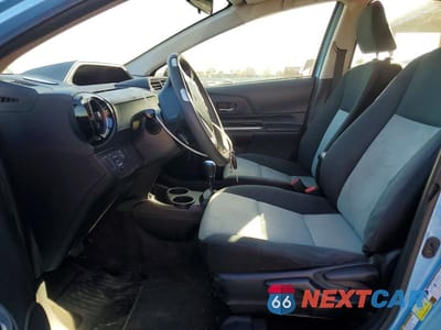 Zdjęcie 7 z 12 samochodu: 2015 TOYOTA PRIUS C TWO VIN:JTDKDTB36F1090604 - miniatura