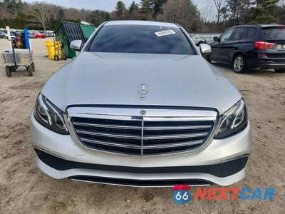 Piąte zdjęcie samochodu w środku: 2017 MERCEDES-BENZ E 300 4MATIC VIN:WDDZF4KBXHA215313 - miniatura