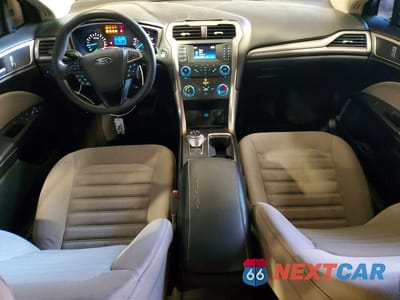 Zdjęcie 8 z 12 samochodu: 2017 FORD FUSION S VIN:3FA6P0G79HR392910 - miniatura