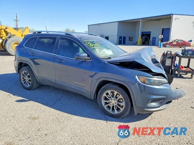 Czwarte zdjęcie samochodu z boku: 2019 JEEP CHEROKEE LATITUDE PLUS VIN:1C4PJLLB0KD439284 - miniatura