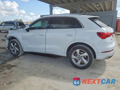 Drugie zdjęcie samochodu z przodu: 2020 AUDI Q3 PREMIUM VIN:WA1AECF35L1101861 - miniatura