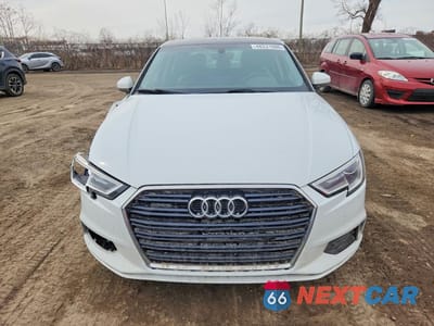 Piąte zdjęcie samochodu w środku: 2019 AUDI A3 PREMIUM VIN:WAUBEGFF1KA083186 - miniatura