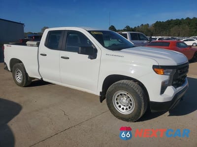 Czwarte zdjęcie samochodu z boku: 2022 CHEVROLET SILVERADO K1500 VIN:1GCRDAED1NZ517128 - miniatura