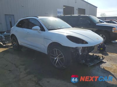 Czwarte zdjęcie samochodu z boku: 2023 PORSCHE MACAN BASE VIN:WP1AA2A55PLB12050 - miniatura