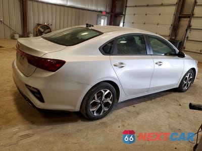 Trzecie zdjęcie samochodu z tyłu: 2019 KIA FORTE LXS VIN:3KPF24ADXKE090832 - miniatura