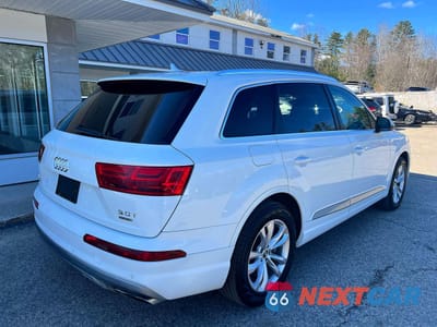 Czwarte zdjęcie samochodu z boku: 2017 AUDI Q7 PREMIUM PLUS VIN:WA1LAAF70HD011891 - miniatura