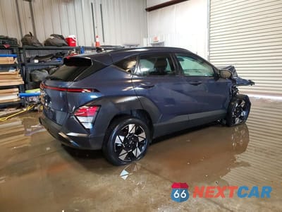 Trzecie zdjęcie samochodu z tyłu: 2024 HYUNDAI KONA SEL VIN:KM8HC3AB7RU144111 - miniatura