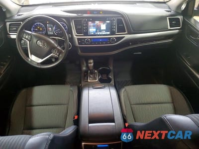 Zdjęcie 8 z 13 samochodu: 2018 TOYOTA HIGHLANDER LE PLUS VIN:5TDBZRFH2JS908688 - miniatura