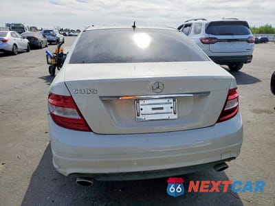 Zdjęcie 6 z 12 samochodu: 2010 MERCEDES-BENZ C 300 VIN:WDDGF5EB4AR099025 - miniatura