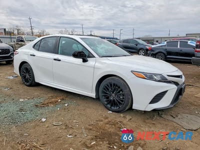 Czwarte zdjęcie samochodu z boku: 2020 TOYOTA CAMRY SE NIGHTSHADE VIN:4T1G11AK3LU389520 - miniatura