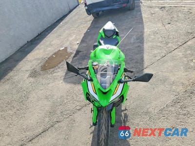 Piąte zdjęcie samochodu w środku: 2025 KAWASAKI ZX636 K VIN:JKBZXJJ18SA018314 - miniatura