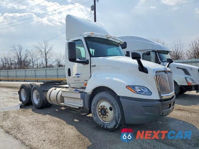 2019 INTERNATIONAL LT625 SEMI TRUCK 3HSDZTZR1KN136276 - główne zdjęcie licytacji z USA - miniatura