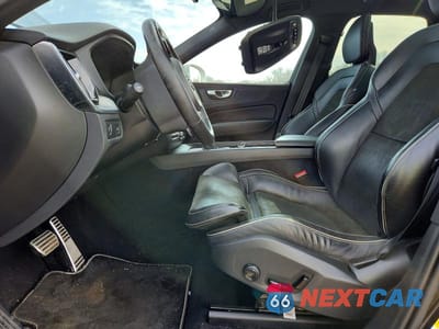 Zdjęcie 7 z 12 samochodu: 2018 VOLVO XC60 T6 R-DESIGN VIN:LYVA22RM1JB079067 - miniatura